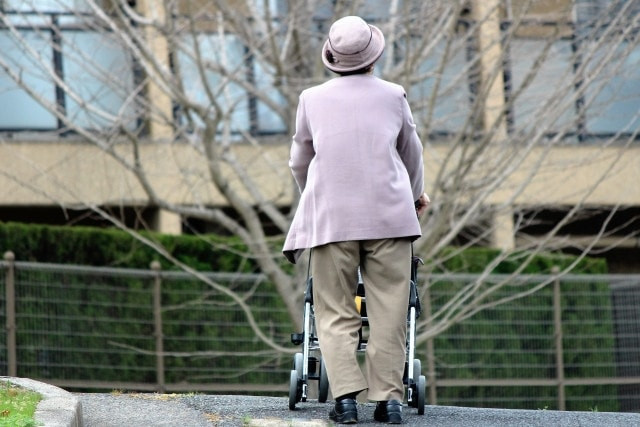 高齢の女性