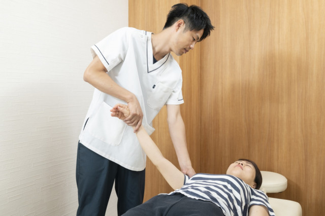 手の施術